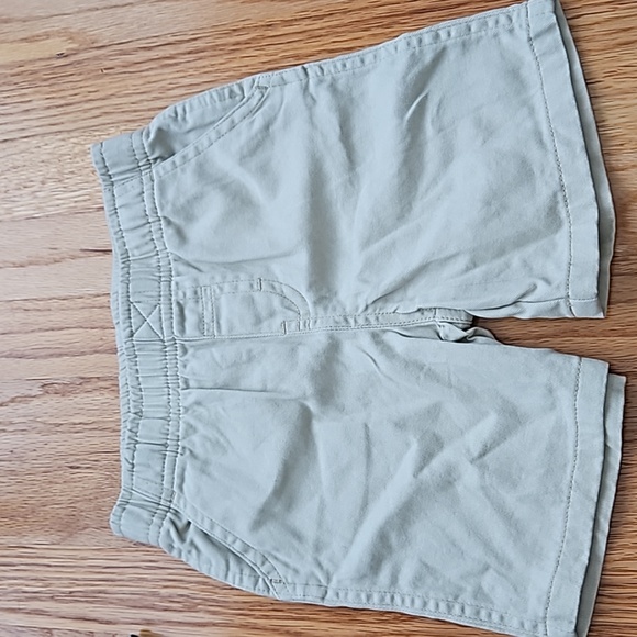 Toddler Boy 2-Piece Plaid Button-Front Shirt & Short Set - Picture 4 of 6